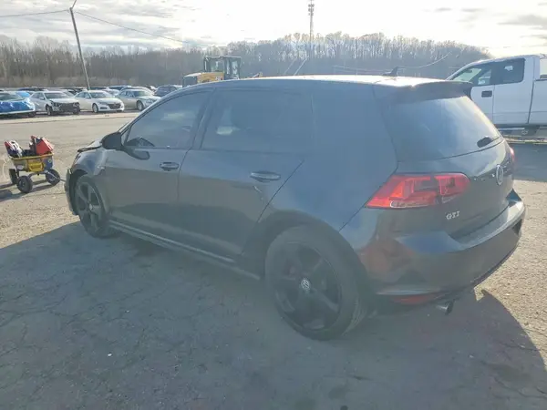 3VW5T7AU6HM068932 2017 VOLKSWAGEN GTI - Image 2
