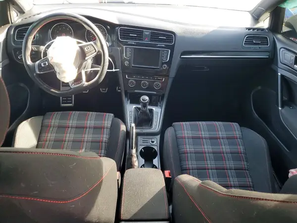 3VW5T7AU6HM068932 2017 VOLKSWAGEN GTI - Image 8