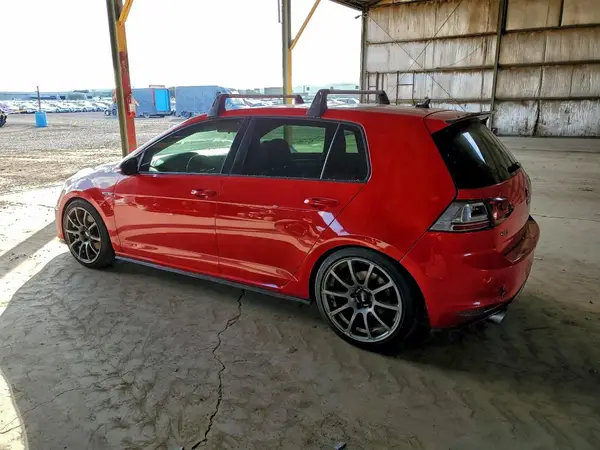3VW5T7AU6HM071460 2017 VOLKSWAGEN GTI - Image 2