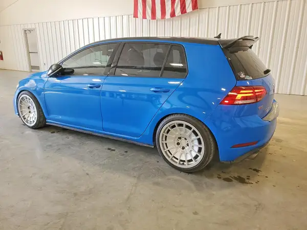3VW5T7AU6KM015753 2019 VOLKSWAGEN GTI - Image 2