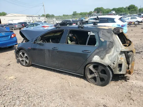 3VW5T7AU7GM063186 2016 VOLKSWAGEN GTI - Image 2