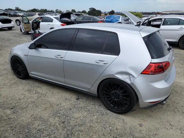 3VW5T7AU7HM033137 2017 VOLKSWAGEN GTI - Image 2
