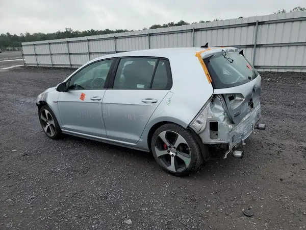 3VW5T7AU7HM060693 2017 VOLKSWAGEN GTI - Image 2