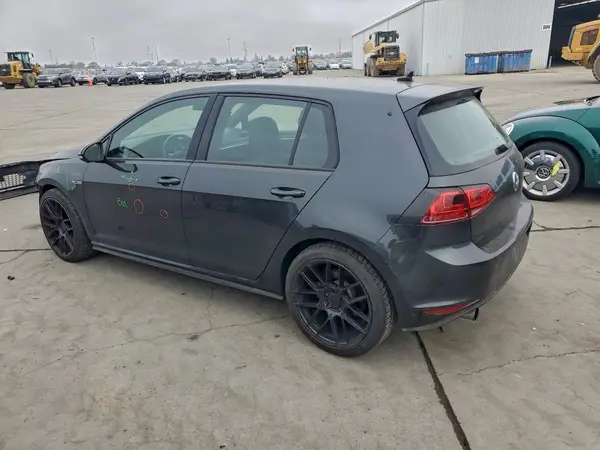 3VW5T7AU7HM065392 2017 VOLKSWAGEN GTI - Image 2