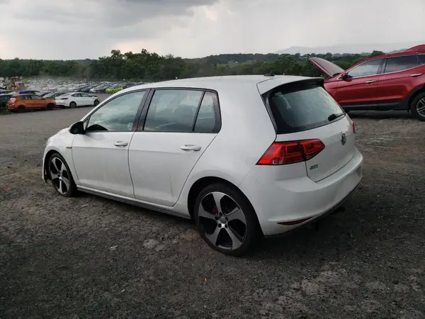 3VW5T7AU7HM069684 2017 VOLKSWAGEN GTI - Image 2