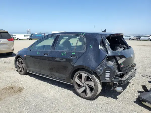 3VW5T7AU7KM029516 2019 VOLKSWAGEN GTI - Image 2
