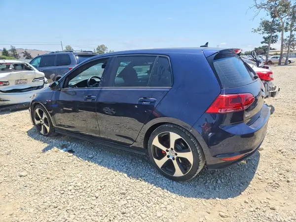3VW5T7AU8GM061057 2016 VOLKSWAGEN GTI - Image 2