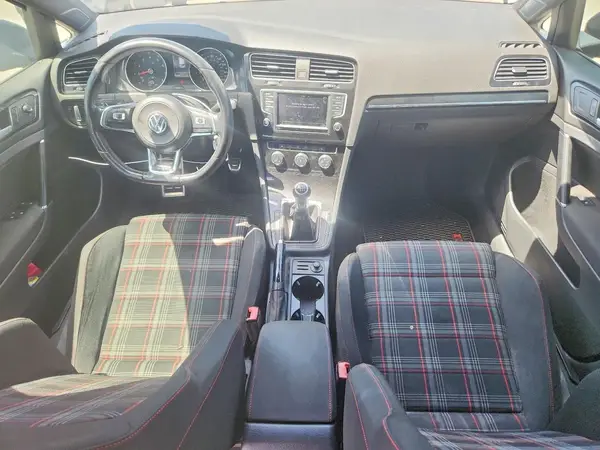 3VW5T7AU8HM001135 2017 VOLKSWAGEN GTI - Image 8
