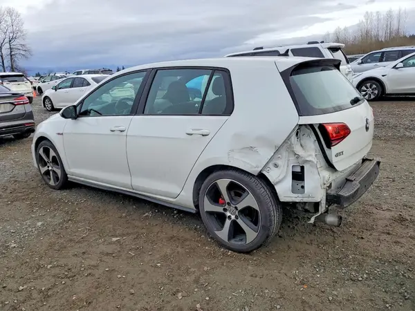 3VW5T7AU8HM039156 2017 VOLKSWAGEN GTI - Image 2