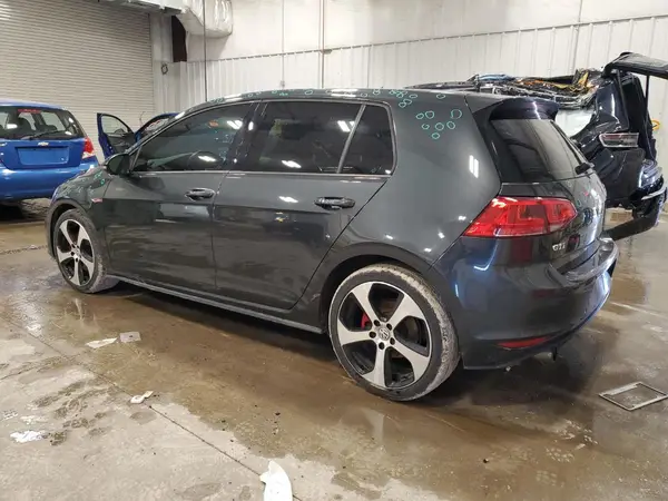 3VW5T7AU8HM040095 2017 VOLKSWAGEN GTI - Image 2