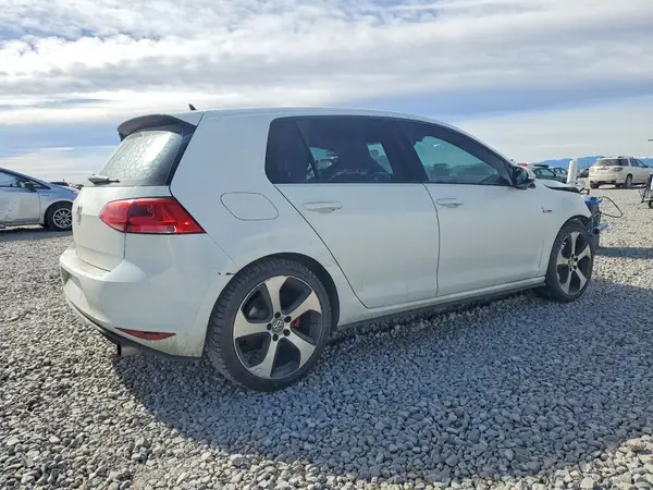 3VW5T7AU8HM044910 2017 VOLKSWAGEN GTI - Image 2