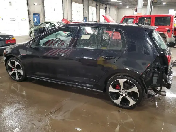 3VW5T7AU8HM065949 2017 VOLKSWAGEN GTI - Image 2