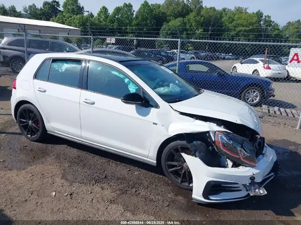 3VW5T7AU8MM002277 2021 VOLKSWAGEN GTI - Image 1