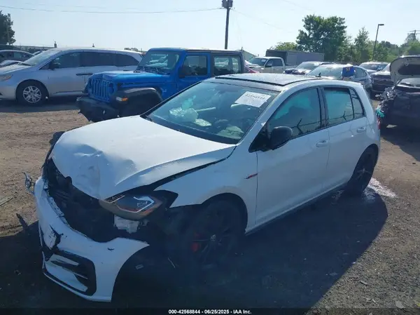 3VW5T7AU8MM002277 2021 VOLKSWAGEN GTI - Image 2