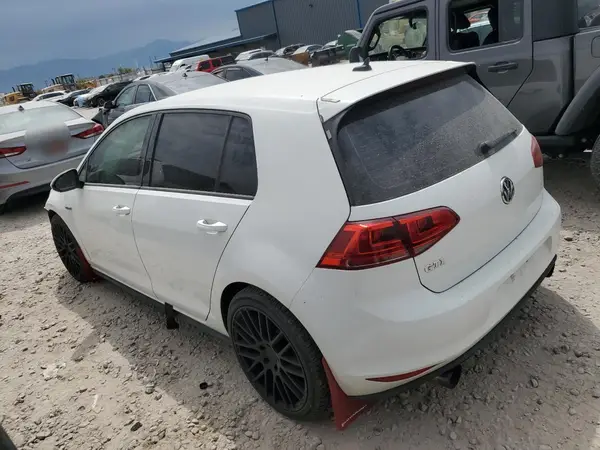 3VW5T7AU9GM060581 2016 VOLKSWAGEN GTI - Image 2