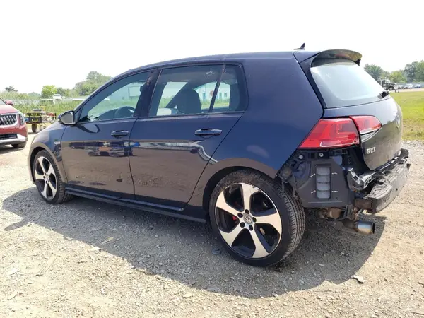 3VW5T7AU9GM064551 2016 VOLKSWAGEN GTI - Image 2