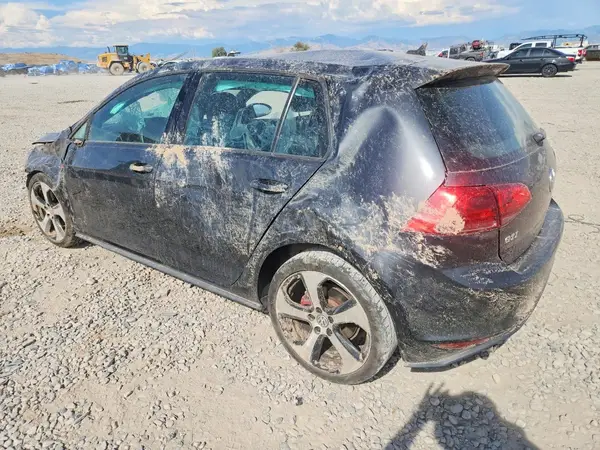 3VW5T7AU9HM009065 2017 VOLKSWAGEN GTI - Image 2