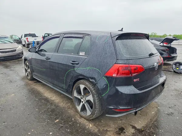 3VW5T7AU9HM019224 2017 VOLKSWAGEN GTI - Image 2