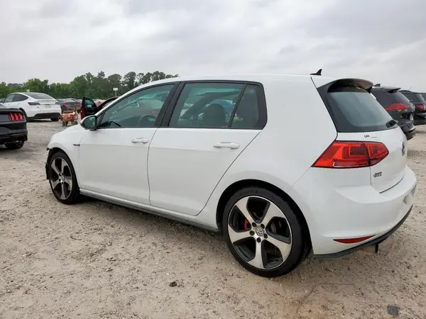 3VW5T7AU9HM020471 2017 VOLKSWAGEN GTI - Image 2