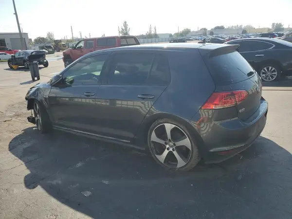 3VW5T7AU9HM047573 2017 VOLKSWAGEN GTI - Image 2