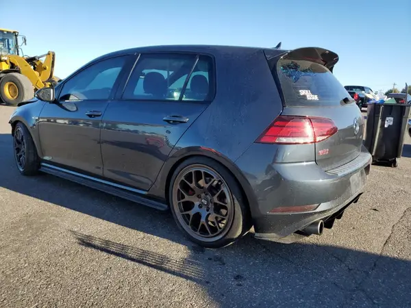 3VW5T7AU9KM017870 2019 VOLKSWAGEN GTI - Image 2