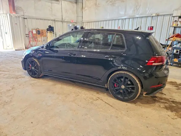 3VW5T7AU9KM031879 2019 VOLKSWAGEN GTI - Image 2