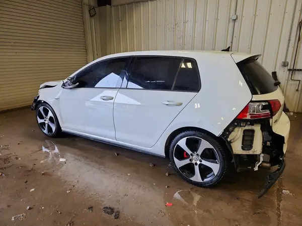 3VW5T7AUXGM053588 2016 VOLKSWAGEN GTI - Image 2