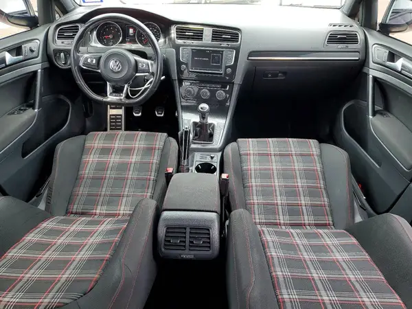 3VW5T7AUXGM055115 2016 VOLKSWAGEN GTI - Image 8