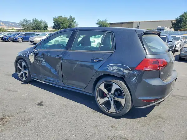 3VW5T7AUXGM068124 2016 VOLKSWAGEN GTI - Image 2