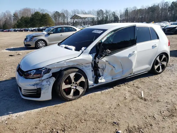 3VW5T7AUXHM075642 2017 VOLKSWAGEN GTI - Image 1