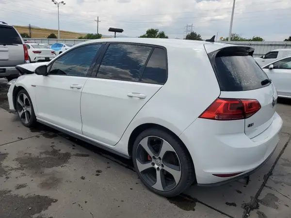 3VW5T7AUXHM076404 2017 VOLKSWAGEN GTI - Image 2