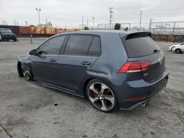 3VW5T7AUXKM025606 2019 VOLKSWAGEN GTI - Image 2