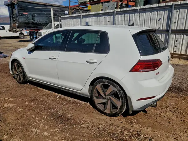 3VW5T7AUXKM036301 2019 VOLKSWAGEN GTI - Image 2