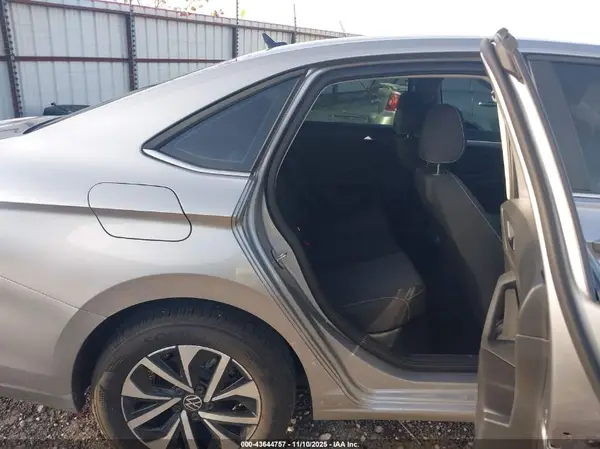 3VW5X7BU0SM089477 2025 VOLKSWAGEN JETTA - Image 8