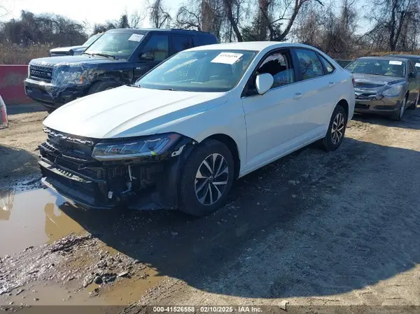 3VW5X7BU2SM000587 2025 VOLKSWAGEN JETTA - Image 2