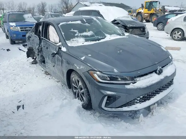 3VW5X7BU2SM102701 2025 VOLKSWAGEN JETTA - Image 1