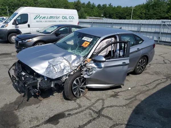 3VW5X7BU3SM012389 2025 VOLKSWAGEN JETTA - Image 1