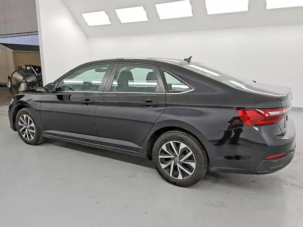 3VW5X7BU3SM029015 2025 VOLKSWAGEN JETTA - Image 2