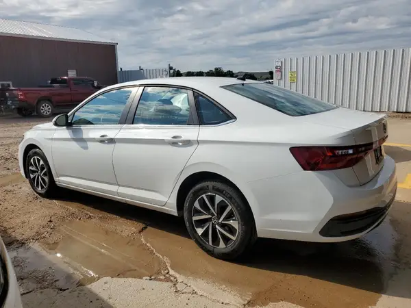3VW5X7BU5SM011695 2025 VOLKSWAGEN JETTA - Image 2