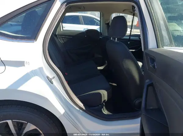 3VW5X7BU6SM081206 2025 VOLKSWAGEN JETTA - Image 8