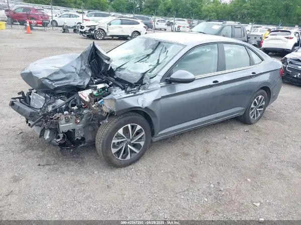 3VW5X7BU7SM050160 2025 VOLKSWAGEN JETTA - Image 2