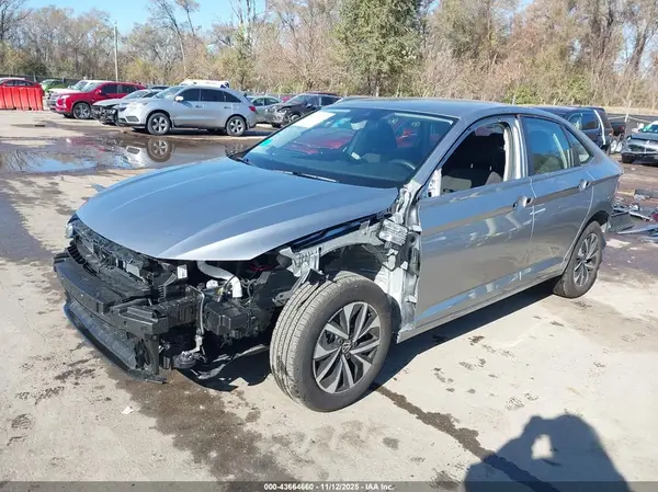 3VW5X7BU8SM108468 2025 VOLKSWAGEN JETTA - Image 2