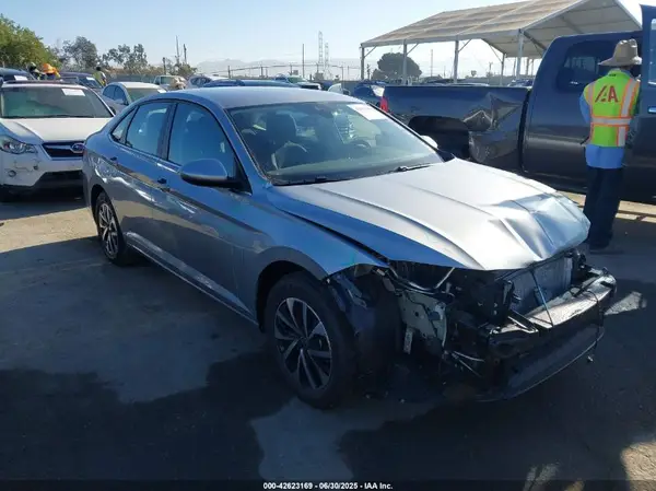 3VW5X7BU9SM000425 2025 VOLKSWAGEN JETTA - Image 1