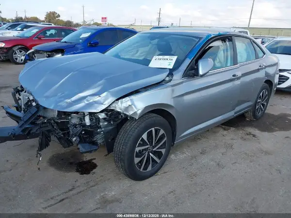 3VW5X7BU9SM108737 2025 VOLKSWAGEN JETTA - Image 2