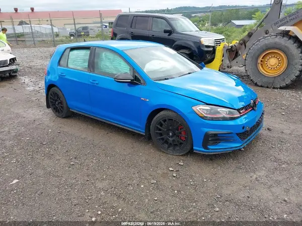 3VW6T7AU1KM009573 2019 VOLKSWAGEN GTI - Image 1