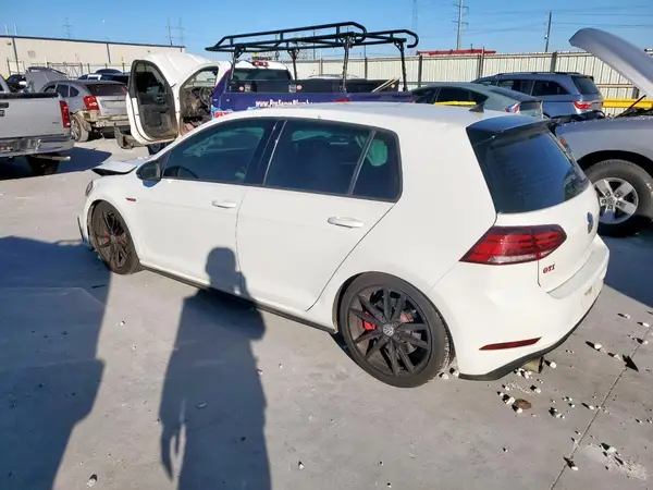 3VW6T7AU2KM019173 2019 VOLKSWAGEN GTI - Image 2