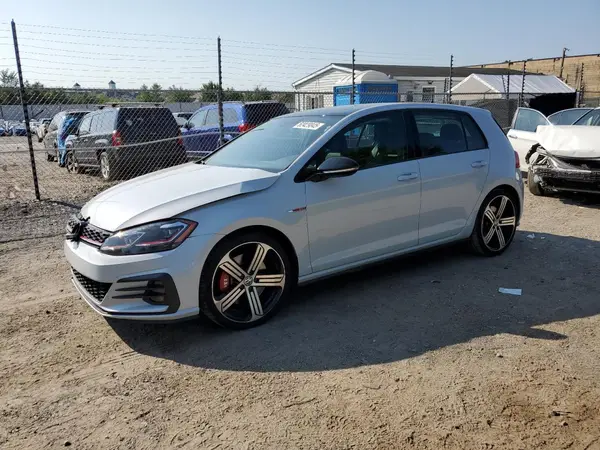 3VW6T7AU2KM033753 2019 VOLKSWAGEN GTI - Image 1