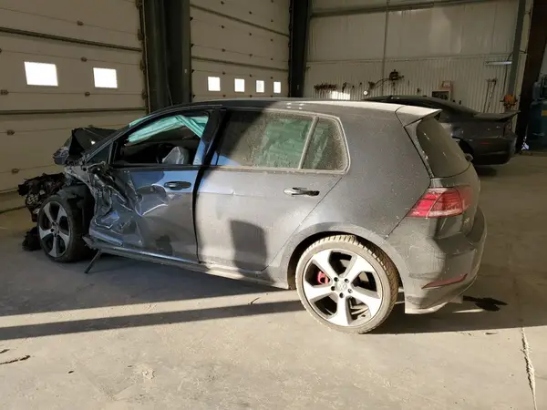 3VW6T7AU3KM015827 2019 VOLKSWAGEN GTI - Image 2
