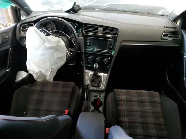 3VW6T7AU3KM015827 2019 VOLKSWAGEN GTI - Image 8