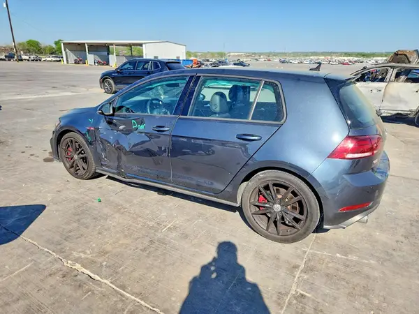 3VW6T7AU3MM008346 2021 VOLKSWAGEN GTI - Image 2